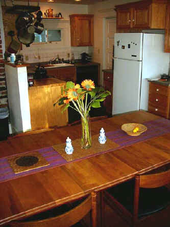 dining2_021201.jpg (39395 bytes)
